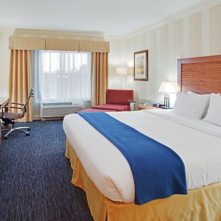 Holiday Inn Express Hotel & Suites Santa Cruz By Ihg Ngoại thất bức ảnh